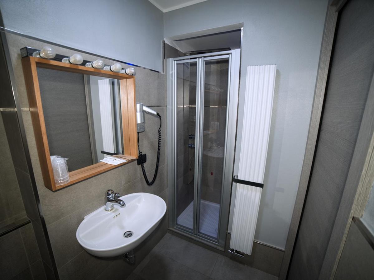 Hotel & Apartments Rinaldo Боргоманеро Екстериор снимка