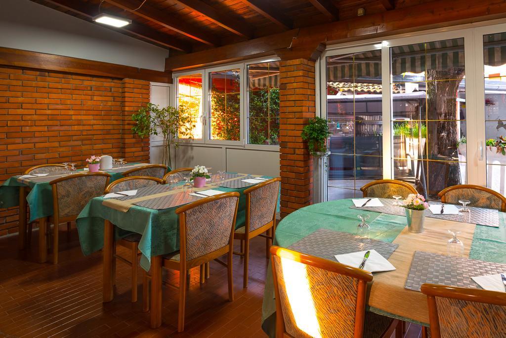 Hotel & Apartments Rinaldo Боргоманеро Екстериор снимка