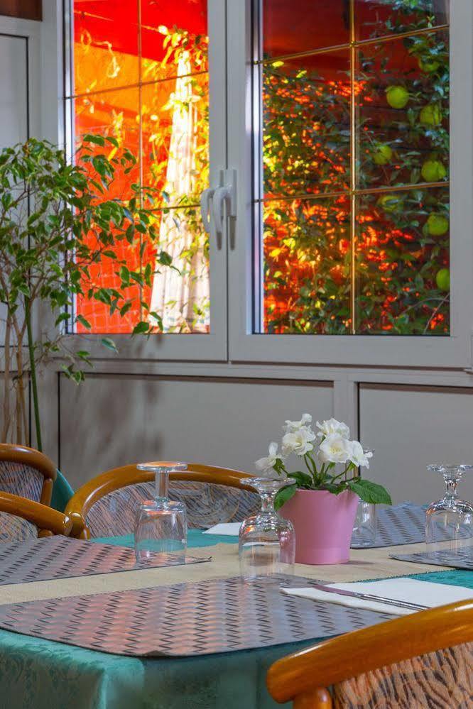 Hotel & Apartments Rinaldo Боргоманеро Екстериор снимка