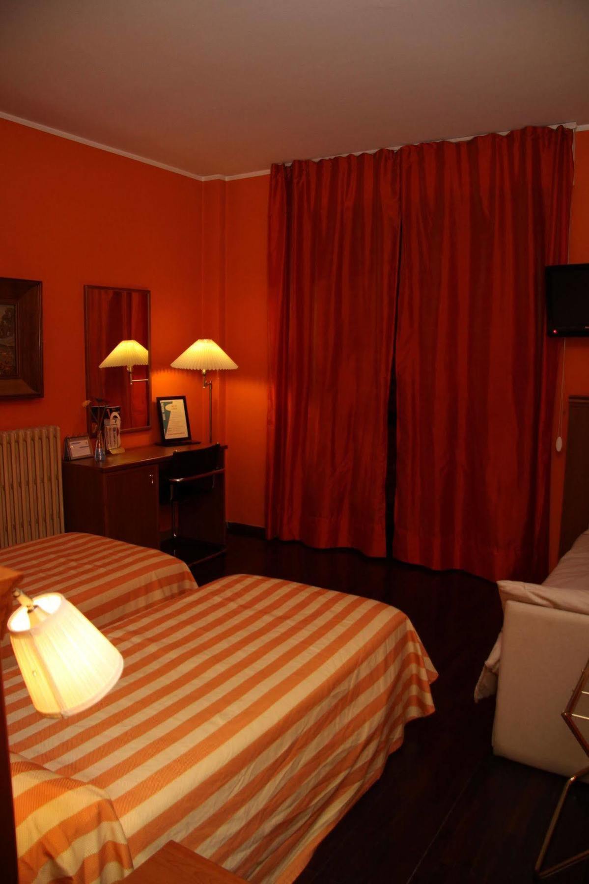 Hotel & Apartments Rinaldo Боргоманеро Екстериор снимка